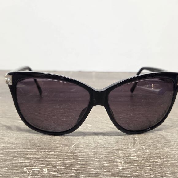 Swarovski SW137 01B Black Frame **read** main image 6